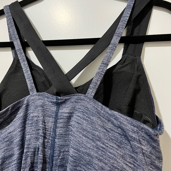 Lululemon lined flowy yoga top (blue, size 6) - Picture 4 of 5